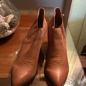 Bella Vita Brown Ankle Boots